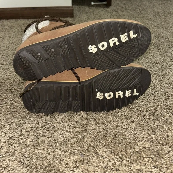 Sorel Winter Boots - Picture 4 of 4